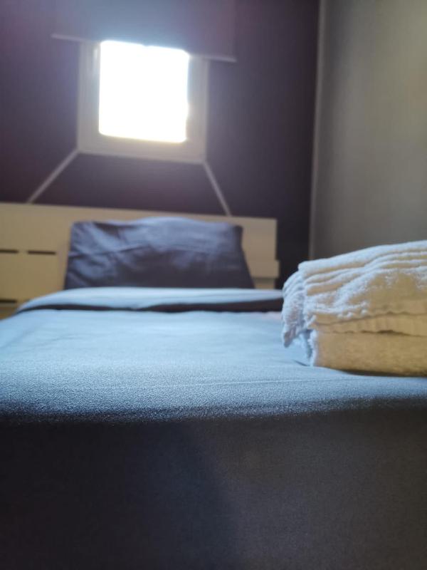 Single Room image 4