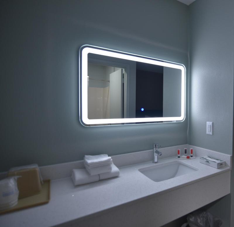 King Room - Non-Smoking image 3