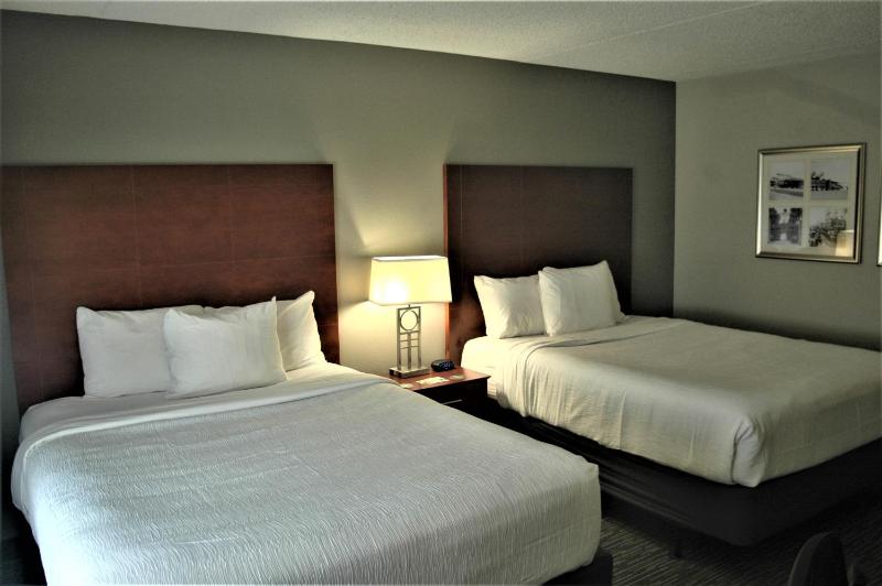 2 Queen Beds, City/Courtyard View, Non-Smoking image 3