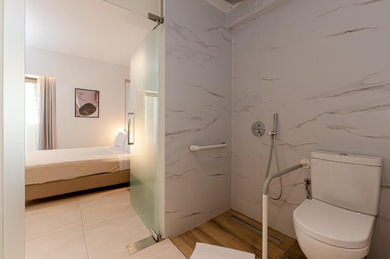 Double Room - Disability Access image 2