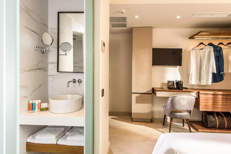 Business Double Room image 1