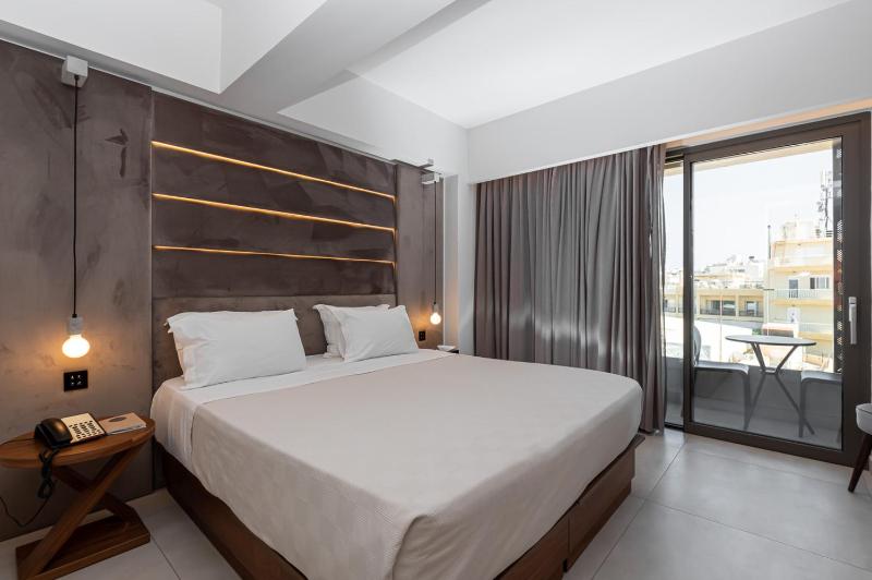 Deluxe Double or Twin Room image 4