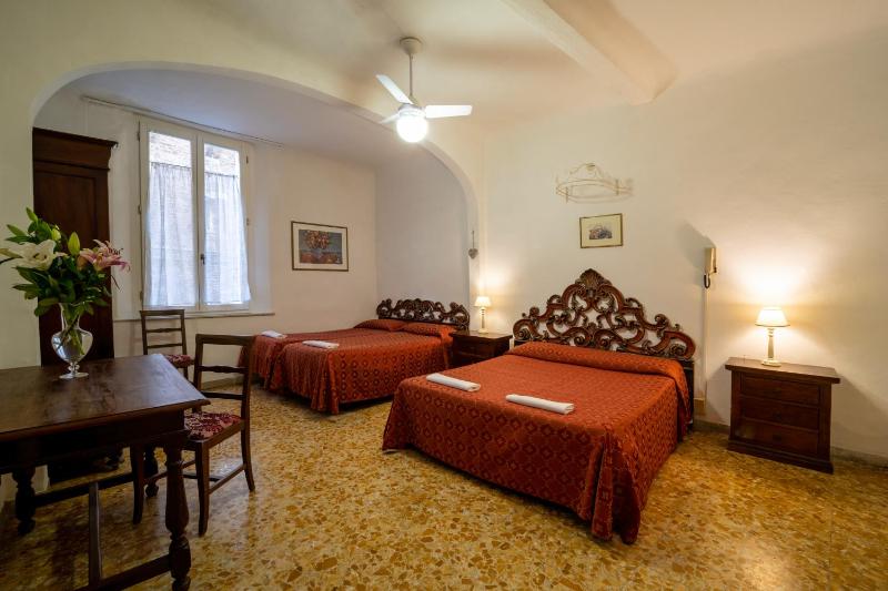 Quadruple Room image 4