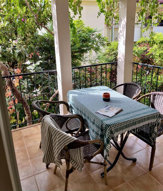 Apartment with Garden View image 3