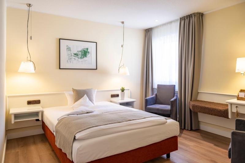 Single Room Comfort image 3