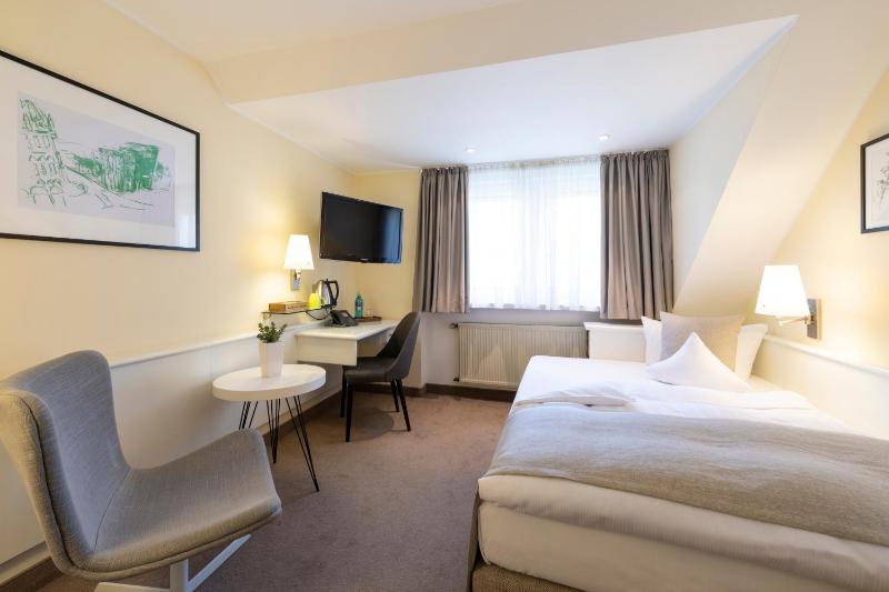 Single Room Comfort image 4