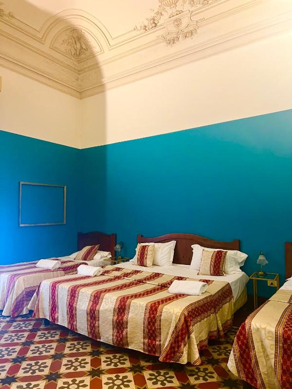Junior Suite with Balcony image 4