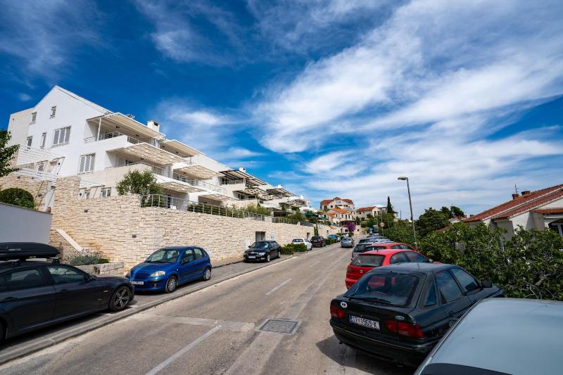 Superior Two-Bedroom Apartment with Terrace and Sea View image 4