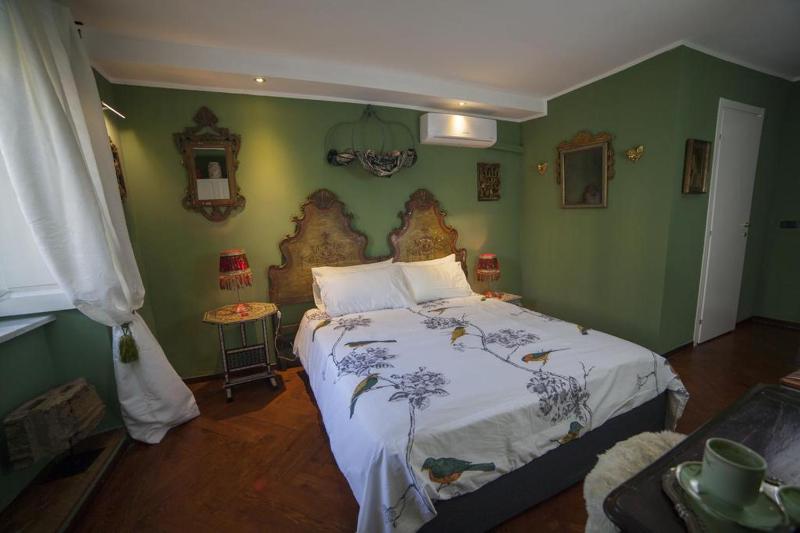 Double or Twin Room with Private Bathroom image 3