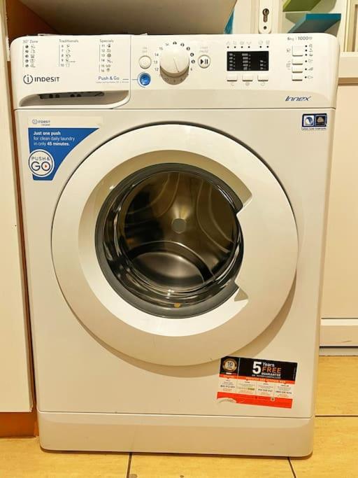 Budget Flat in the Center - image 16