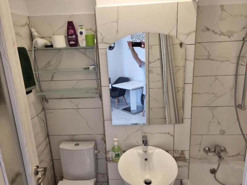 Studio Apartment image 3