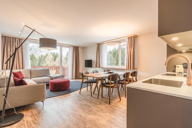 Three-Bedroom Apartment with Balcony image 1