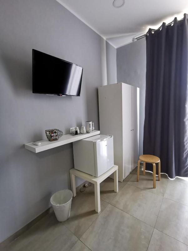 Deluxe Double Room with Balcony image 4
