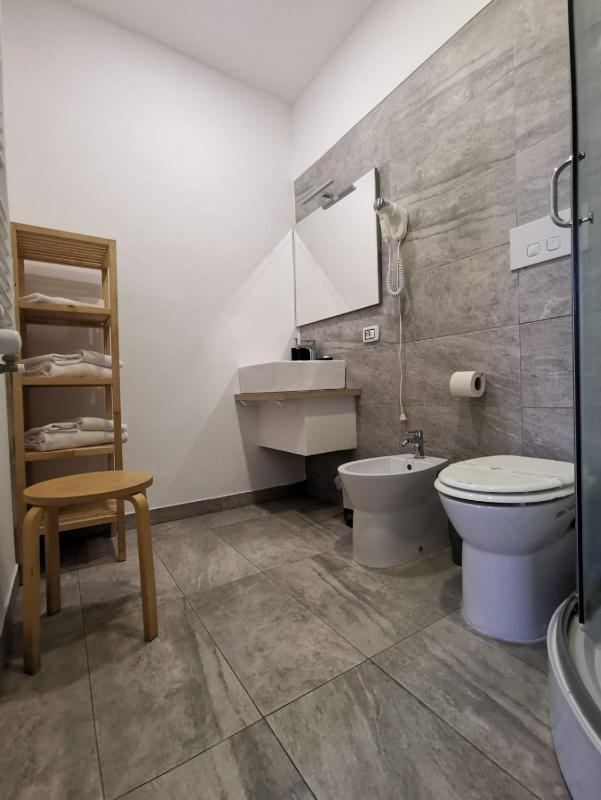 Deluxe Double Room with Balcony image 2