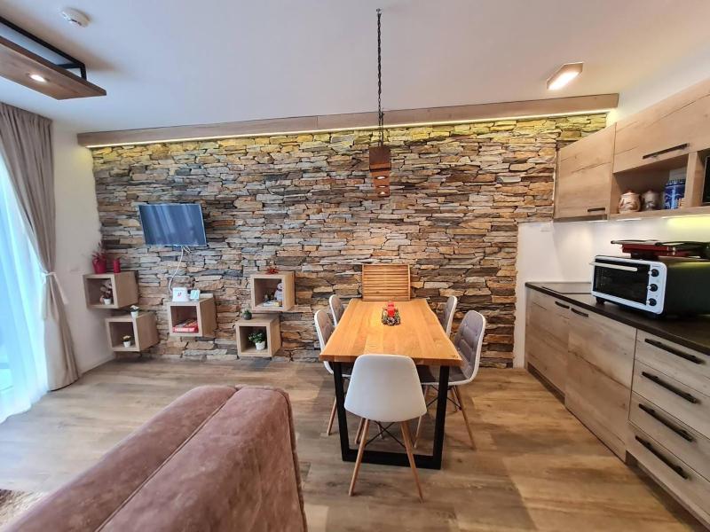 Lux Apartman Lucky - image 9