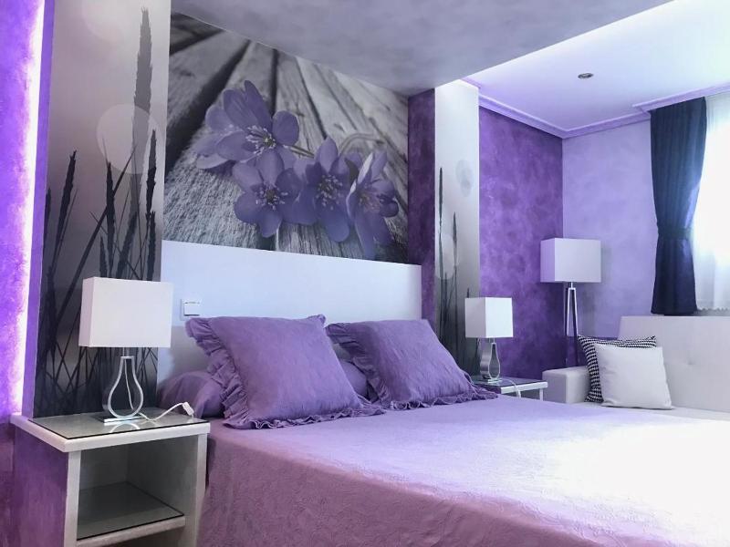 Double Room with Extra Bed image 3