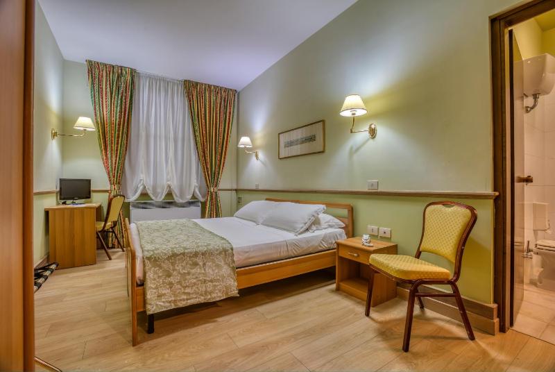 Standard Double Room image 1