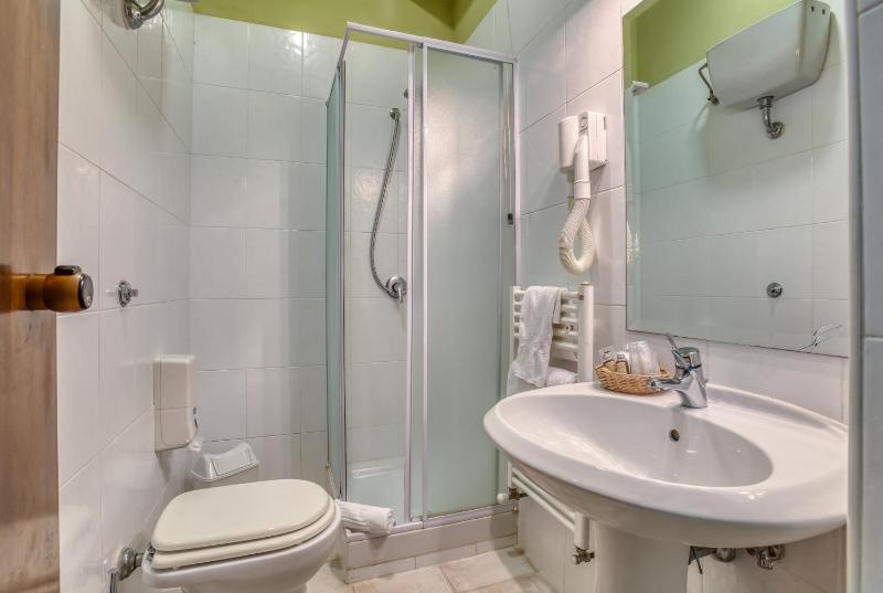 Standard Double Room image 2