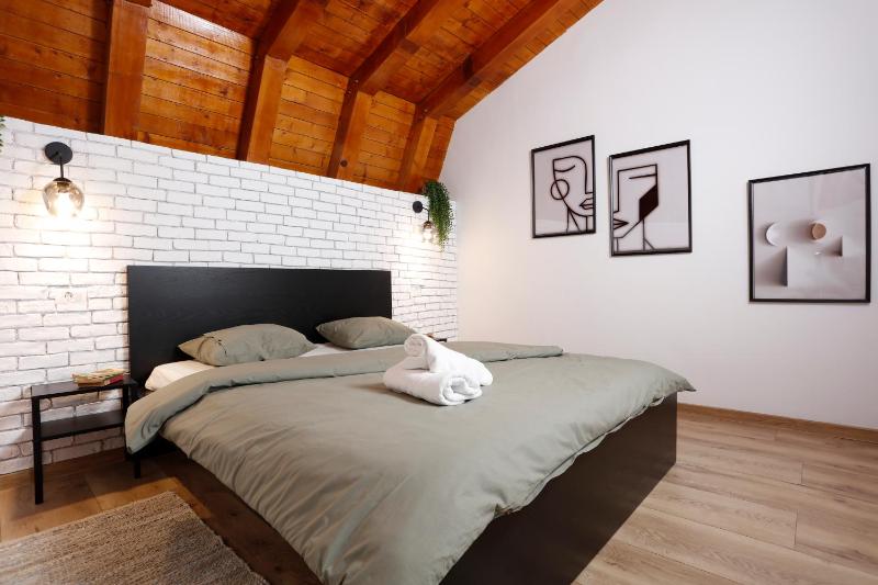 One Love Central Cottage - image 1