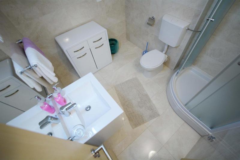 Studio Apartment with Sea View image 4