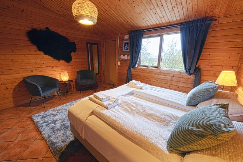 Double or Twin Room image 4