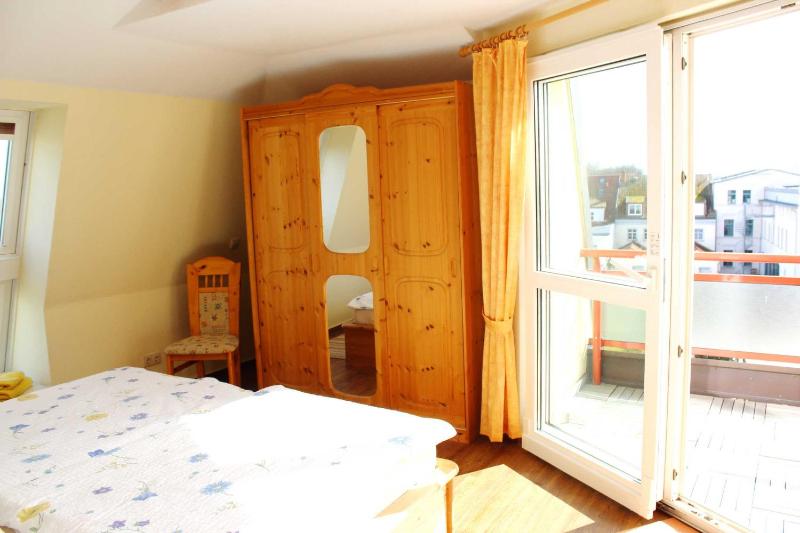 Two-Bedroom Apartment with Balcony and Terrace image 3