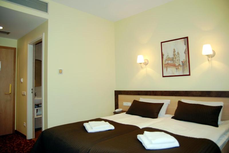 Standard Double or Twin Room image 1