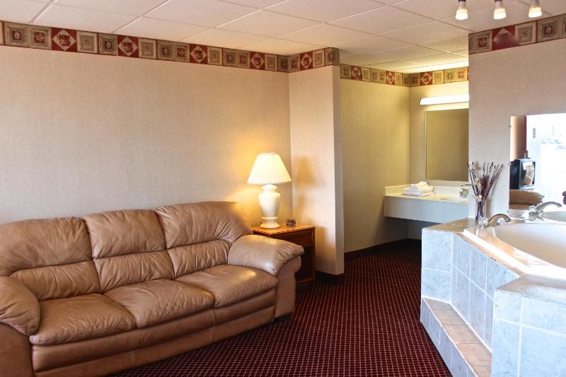 Suite with Whirlpool image 4