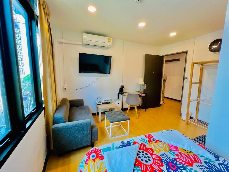Standard Double Room image 3