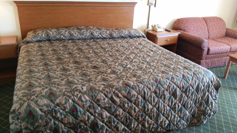 King Room - Non-Smoking image 4