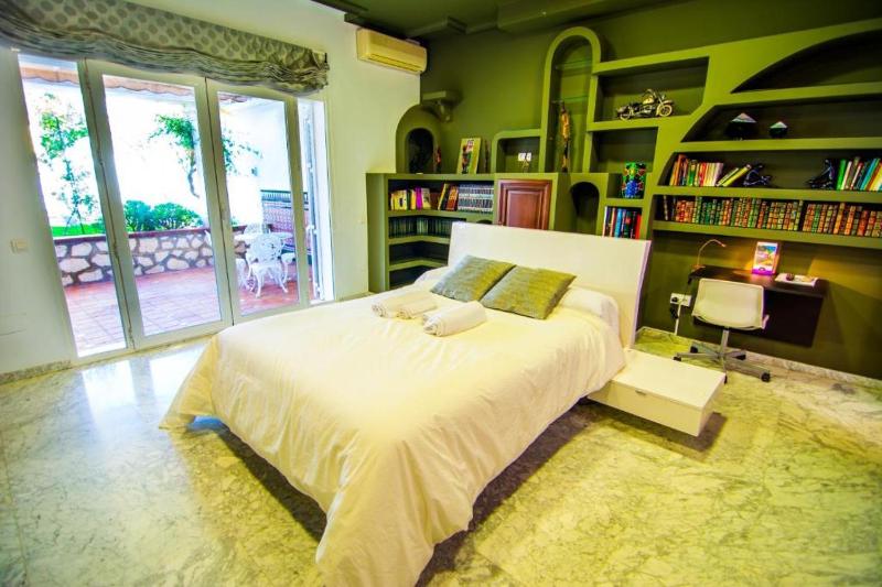 Superior Double Room with Terrace and Pool Access image 3