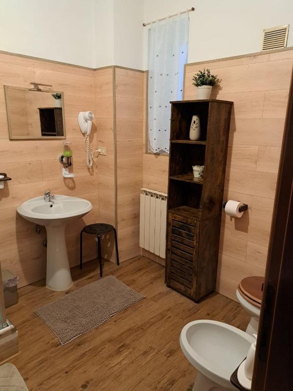Double or Twin Room with Shared Bathroom image 4