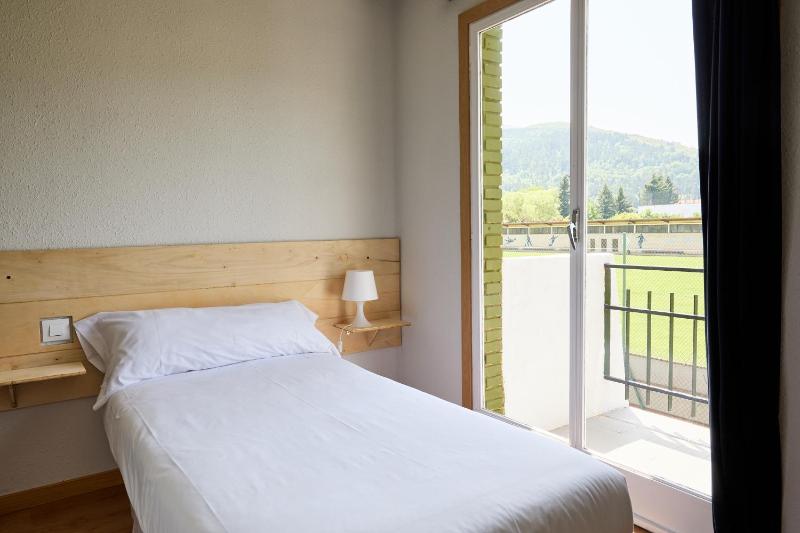 Single Room with Private Bathroom image 4