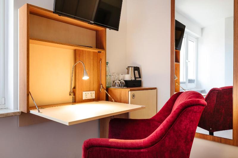 Cozy Double Room image 4