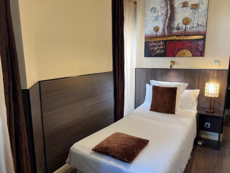 Single Room image 4