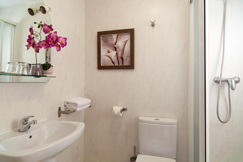 Triple Room image 3