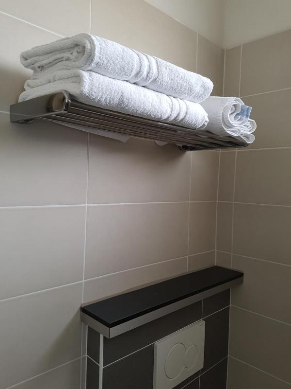 Double Room with Balcony image 3
