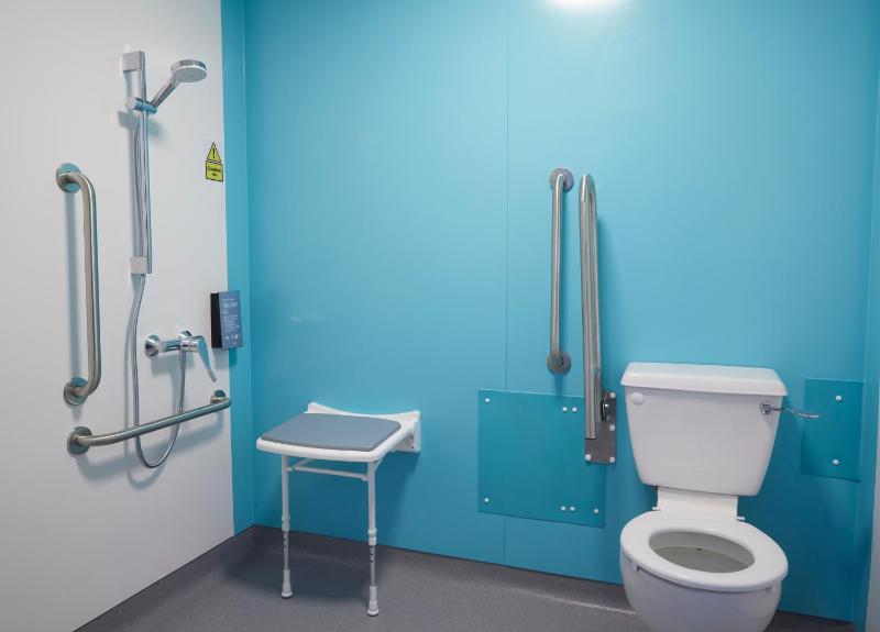 Twin Room - Disability Access image 3