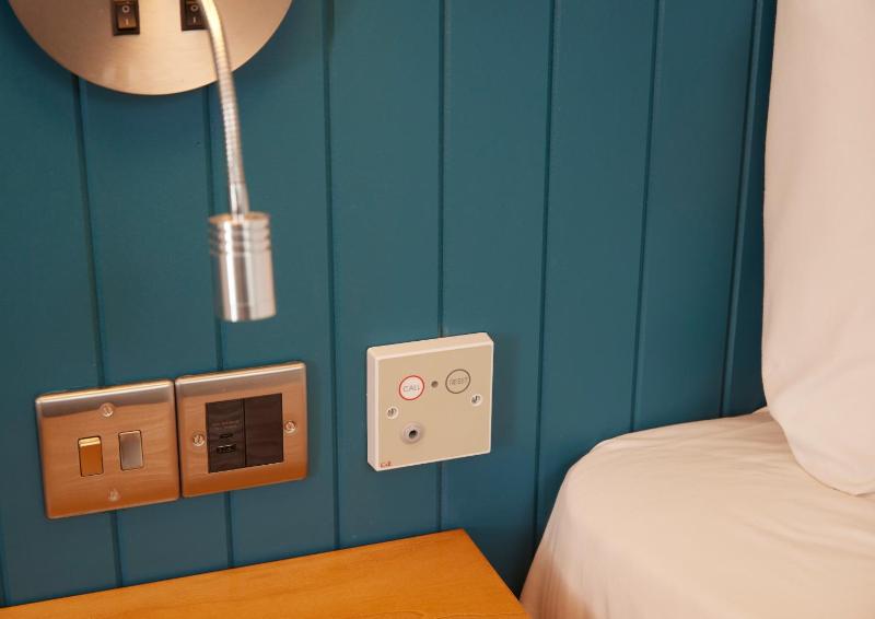 Twin Room - Disability Access image 2