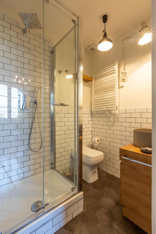 Suite with City View and Private Bathroom image 2