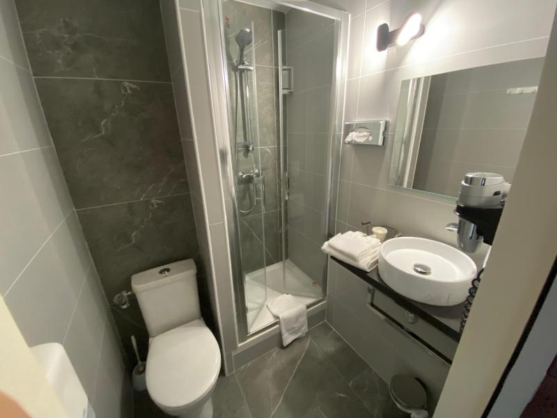Double Room image 2