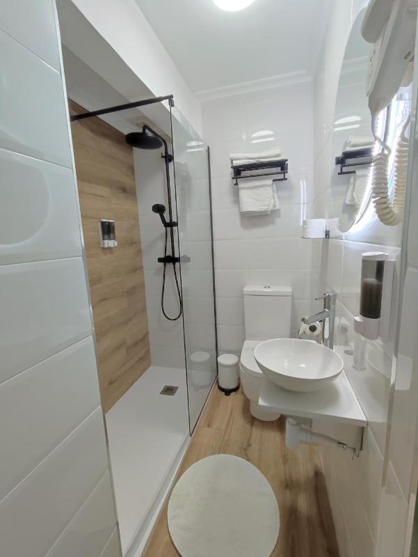 Standard Double Room image 1