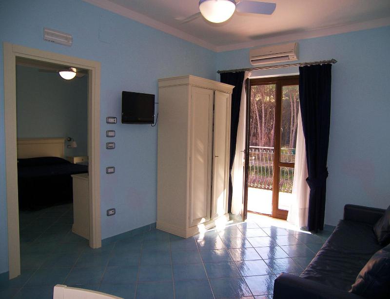 Quadruple Room image 2