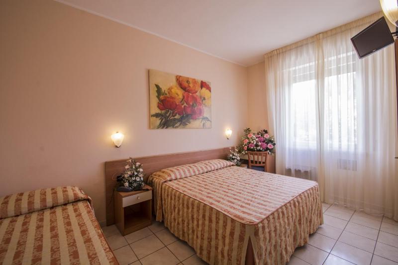 Triple Room image 3