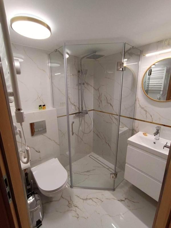 One-Bedroom Apartment image 2