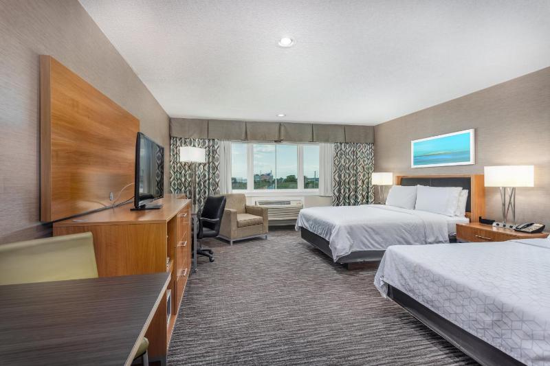 One-Bedroom Suite with Two Queen Beds image 4