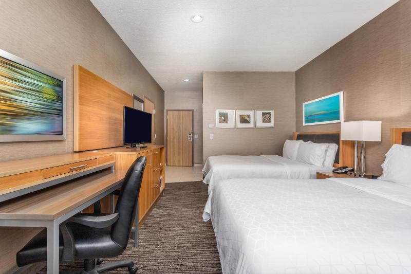Standard Queen Room with Two Queen Beds image 3