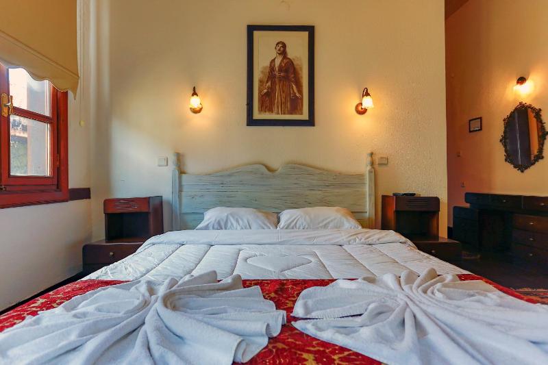 Atelya Art Hotel - image 2