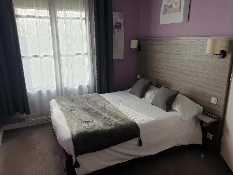Double Room image 4