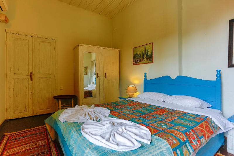 Atelya Art Hotel - image 9